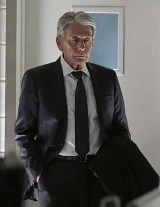 Ator e diretor de teatro, nascido em Londres, tio paterno dos cineastas Christopher Nolan e Jonathan Nolan, morre aos 87 anos.