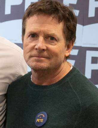 O ator Michael J. Fox, conhecido pela trilogia “De Volta para o Futuro”, revelou que está considerando largar a aposentadoria e voltar a atuar, desde que considerem sua condição de saúde.