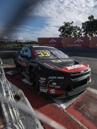 Piquet Jr. leva a vitória na prova principal em Cascavel com estratégia certeira