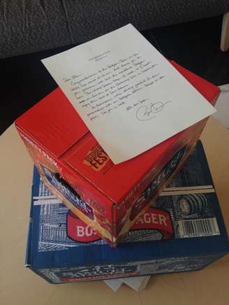 <p>Casa Branca contou em uma de suas contas oficiais no Twitter que tinha enviado as cervejas a Di Rupo para "cumprir a aposta"</p>