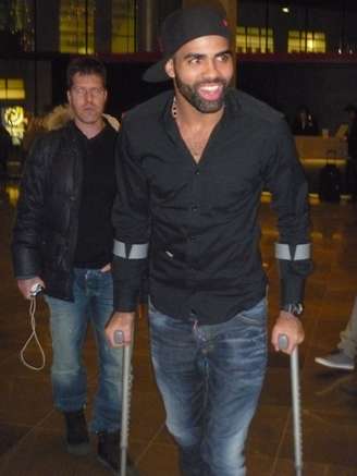 Sandro se recupera de lesão do ligamento cruzado anterior de seu joelho direito