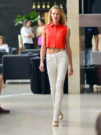 <p>Modelo Alicia Kuczman utilizou cabelo bob durante desfile no São Paulo Fashion Week</p>