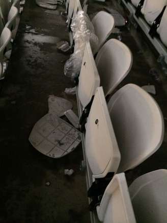 <p>258 cadeiras foram quebradas no clássico</p>