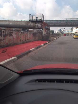 Tubulação é encontrada "no meio do caminho" em ciclovia em implantação na Vila Prudente