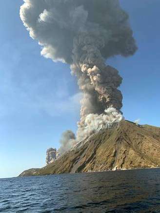 Brasileiro sobrevive a erupção de vulcão Stromboli, na Itália