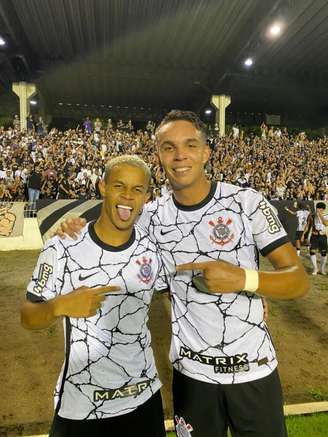 Autores do gols na vitória do Timão diante do São José (Foto: Felipe Szpak / Ag. Corinthians)