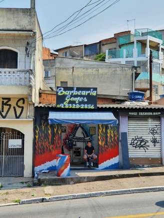 A barbearia de Micael fica no Jardim Iva, na zona leste de São Paulo