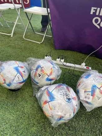 Bolas da Copa do Mundo precisam ser carregadas para ativar sensor