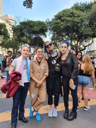 As professoras Gabrielle Weber e Silvana Nascimento com as alunas T. Angel e Lis Macedo, do Corpas Trans na USP