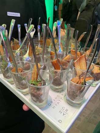 Apresentação de Ancelotti tem cardápio requintado 