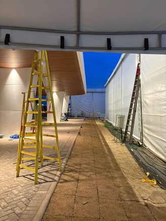 Escadas para ajustes finais na COP