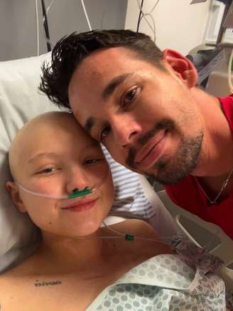 Lucas Borbas tem acompanhado Isabel Veloso durante internação em Curitiba