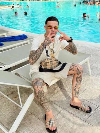 Cantor foi preso após atropelamento durante gravação de clipe musical