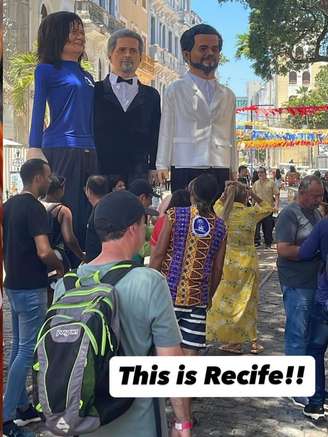 Kleber Mendonça Filho e Wagner Moura viram bonecos no carnaval de Olinda