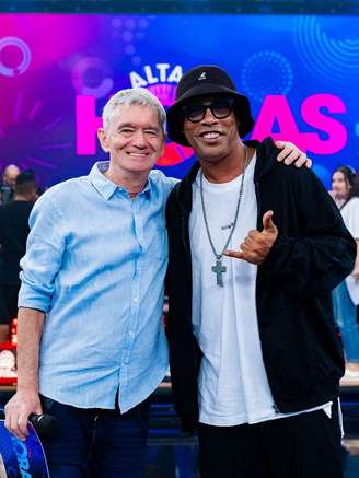 Serginho Groisman e Ronaldinho Gaúcho durante gravação de 'Altas Horas' exibido em fevereiro de 2026.