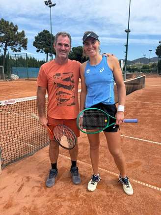 Bia Haddad iniciou novo ciclo sob o comando do técnico Carlos Martinez Comet.