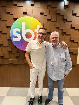 Felipeh Campos assina contrato com o SBT e está de volta à emissora.