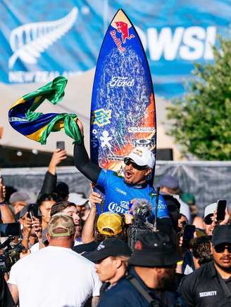 Italo Ferreira venceu a quarta etapa da WSL, na Nova Zelândia e alcançou o topo do ranking mundial.