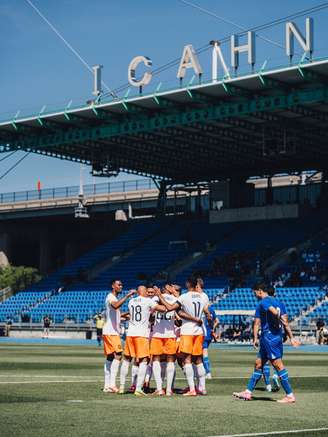Holanda venceu Uzbequistão em amistoso antes da Copa.