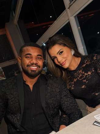 Davi Brito e a influenciadora Emily Araújo se casaram no civil em Salvador em 28 de julho de 2026