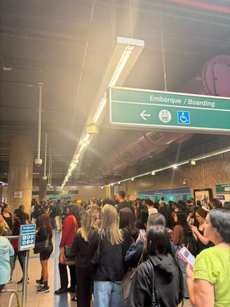 Falha em portas de plataforma prejudica a circulação de trens na estação Sacomã do Metrô.