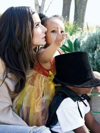 Sandra Bullock falou sobre como os filhos, Louis e Laila, lidaram com a doença de Bryan Randall