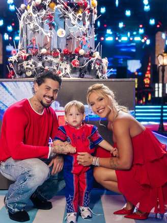 José Leonardo, filho de Virginia Fonseca e Zé Felipe, precisou levar cinco pontos no nariz após acidente em casa