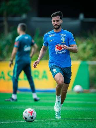 Martinelli em treino com a seleção brasileira
