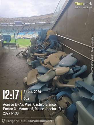 Cadeiras do Maracanã quebradas