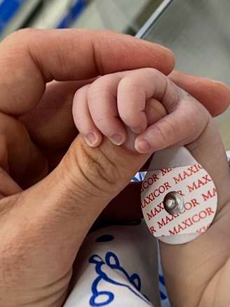 Ex-BBB Marcelo Zagonel anunciou a morte de sua filha Aurora pelas redes sociais neste sábado, 24