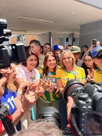 Michelle Bolsonaro vota em Brasília neste segundo turno