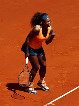 <p>Serena Williams vibra em vitória nesta quinta</p>