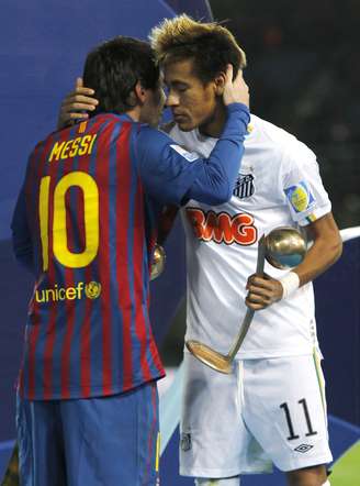 Messi e Neymar após final do Mundial de Clubes de 2011 