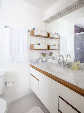 1. Invista no banheiro sob medida para melhor aproveitamento de espaço – Foto: Pinterest