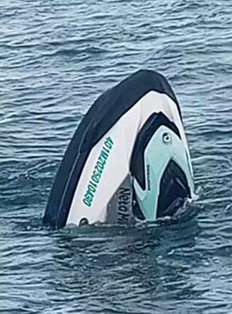Mulher é resgatada com vida após desaparecer durante um passeio de moto aquática em Ilhabela, no Litoral Norte de São Paulo. Bruna Damaris Sant?anna da Silva, de 26 anos, estava desaparecida desde domingo (24). Homem que estava com ela segue desaparecido.
