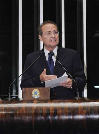 Renan Calheiros tenta voltar ao cargo de presidente de Casa