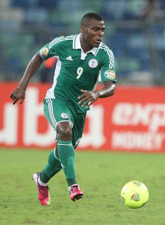 <p>Emmanuel Emenike, do Spartak Moscou, marcou dois gols, garantiu a vitória e deixou a Nigéria próxima de vaga para a Copa do Mundo</p>