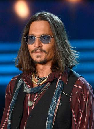 <p>Johnny Depp afirma que não ingere bebidas alcoólicas há cerca de um ano e meio </p>