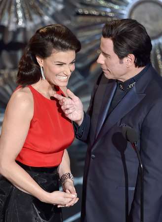 Por que faz isso, John Travolta? 