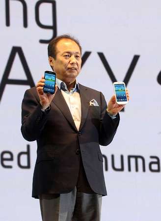 J. K. Shin, presidente de divisão de dispositivos móveis da Samsung, no lançamento do Galaxy S III
