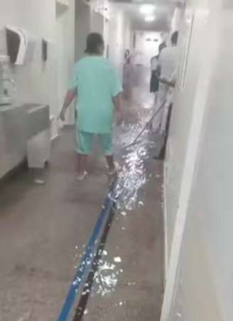 Chuva provocou alagamentos na Santa Casa de Sertãozinho, no interior de São Paulo