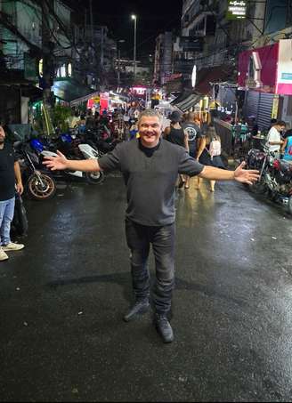 Escola de inglês do empresário Leo Reis é reconhecida nos Estados Unidos. Agora ele quer o modelo pedagógico acessado pelas favelas.