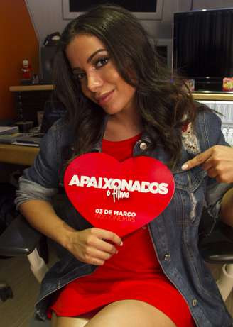 A cantora gravou a música "Com que roupa?", de Noel Rosa, para o longa "Apaixonados"