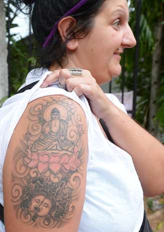 <p>Uma turista britânica foi detida no Sri Lanka por ter uma tatuagem de Buda no braço direito e teve a deportação ordenada, anunciou a polícia local</p>