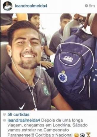 Pessoa ao lado é maratonista do Cruzeiro, que estava no mesmo avião do Coritiba