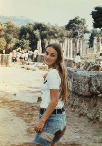 Patricia Hearst em férias na Grécia, antes de ser sequestrada em 1974