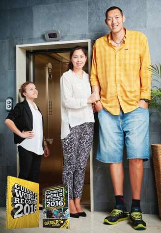 Sun Mingming e Xu Yann formam o casal mais alto do mundo