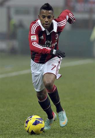 <p>Robinho deve ficar no Milan por causa do alto salário</p>