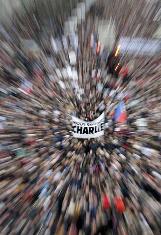 <p>A "marcha pela liberdade" em Paris começou a se dispersar pouco depois das 21h, no horário local </p>