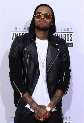 <p>Chris Brown alegou que estava sendo perseguido por paparazzi na hora do acidente</p>